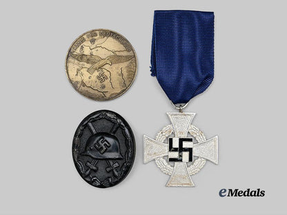 germany,_third_reich._a_mixed_lot_of_awards_for_military_and_civil_service_e_medals__m0672-14_2