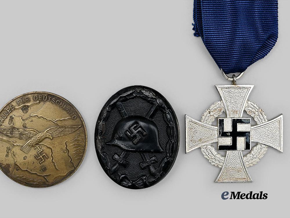 germany,_third_reich._a_mixed_lot_of_awards_for_military_and_civil_service_e_medals__m0672-14_3