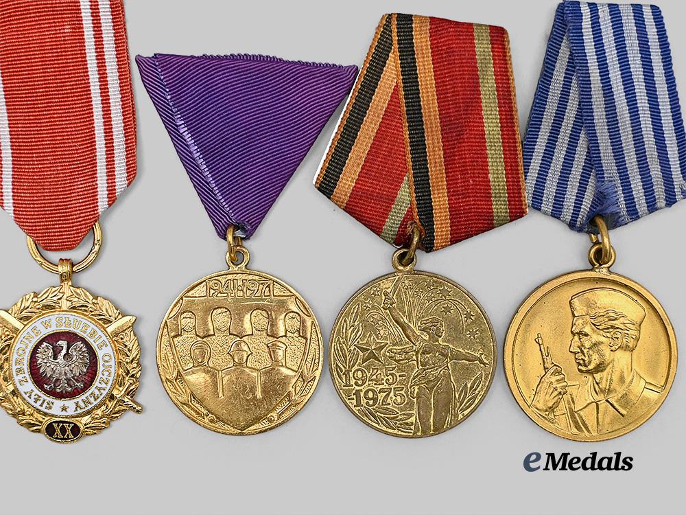 international._a_mixed_lot_of_eastern_bloc_commemorative_medals_and_badges_e_medals__m0672-16_6