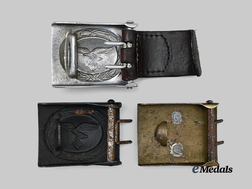 germany,_third_reich._a_lot_of_belt_buckles_for_luftwaffe_and_labour_personnel_e_medals__m0672-19_3