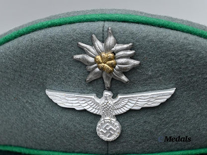 germany,_heer._a_gebirgsjäger_e_m/_n_c_o’s_visor_cap,_owner-_attributed,_by_g._a._hoffmann_e_medals__m0676-236_13