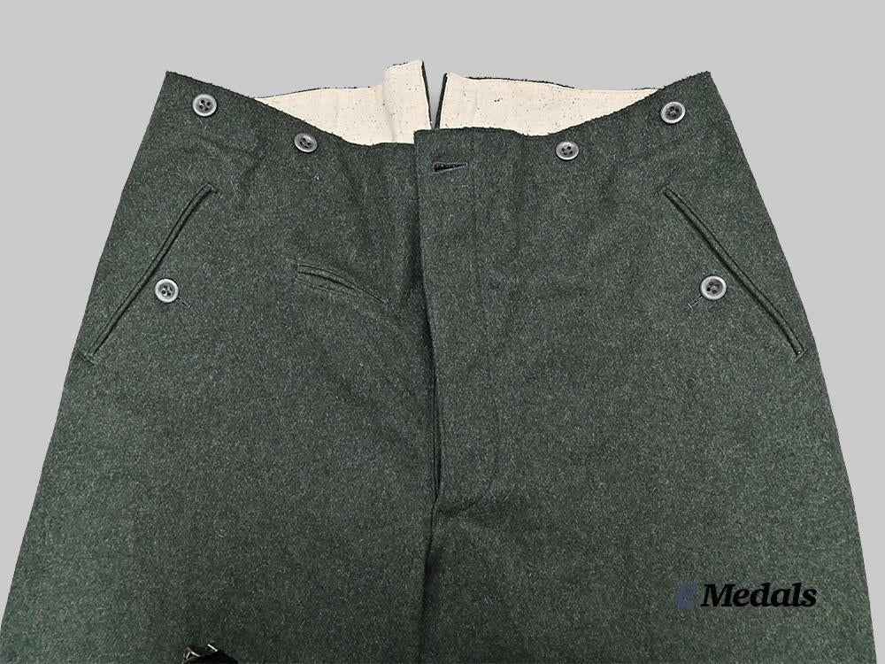 germany,_heer._a_mint_pair_of_m40_trousers_e_medals__m0676-253_4