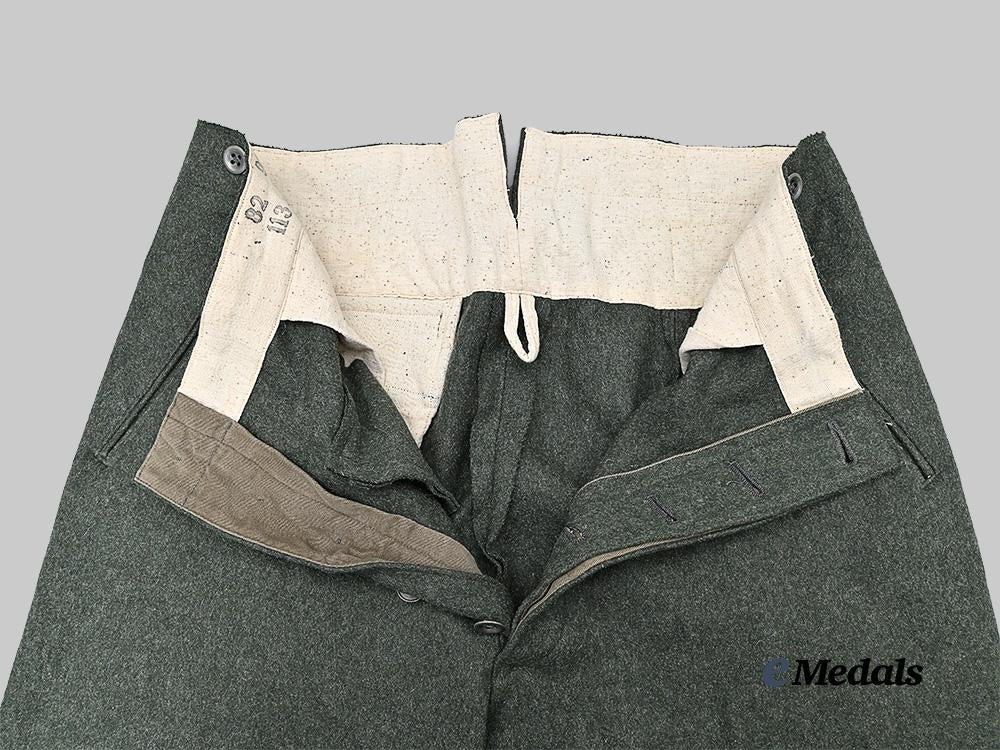 germany,_heer._a_mint_pair_of_m40_trousers_e_medals__m0676-253_5