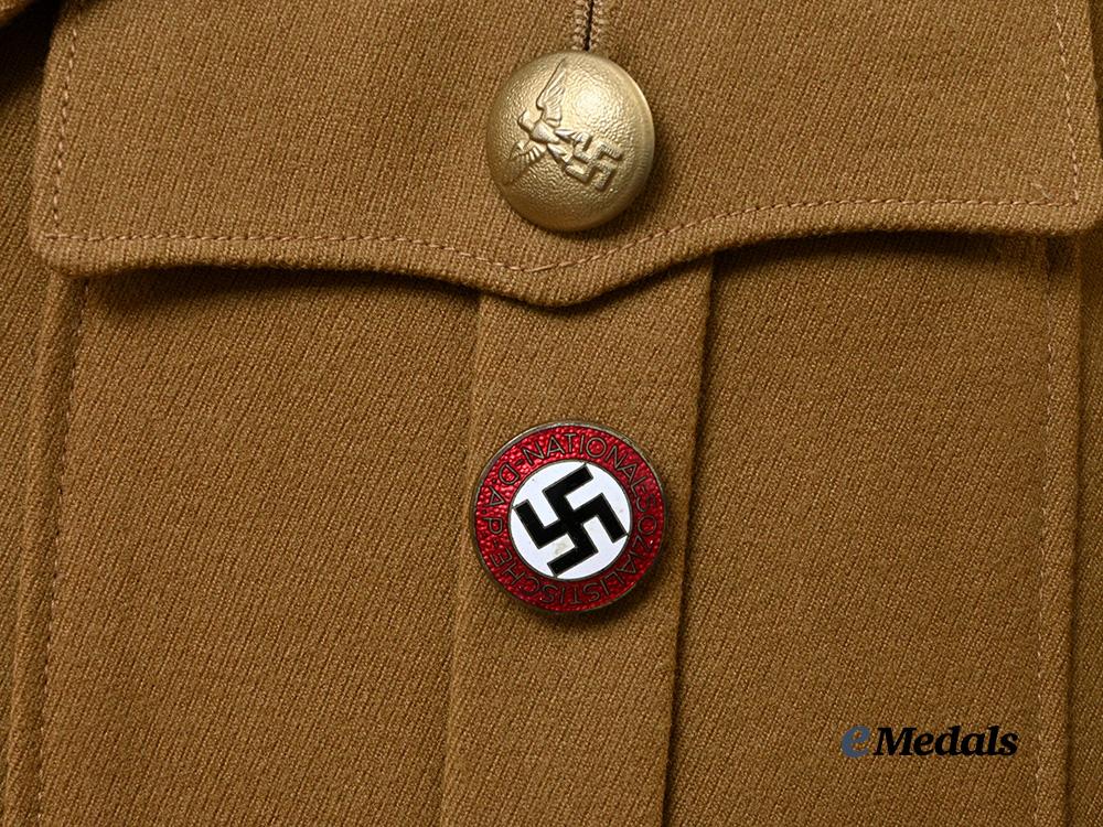 germany,_n_s_d_a_p._a_service_tunic_for_an_orts-_level_stützpunktleiter_e_medals__m0676-260_8