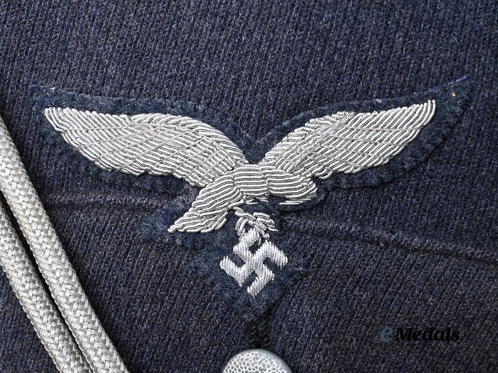 germany,_luftwaffe._a_service_tunic_for_a_leutnant_of_kampfgeschwader4_e_medals__m0676-269_13