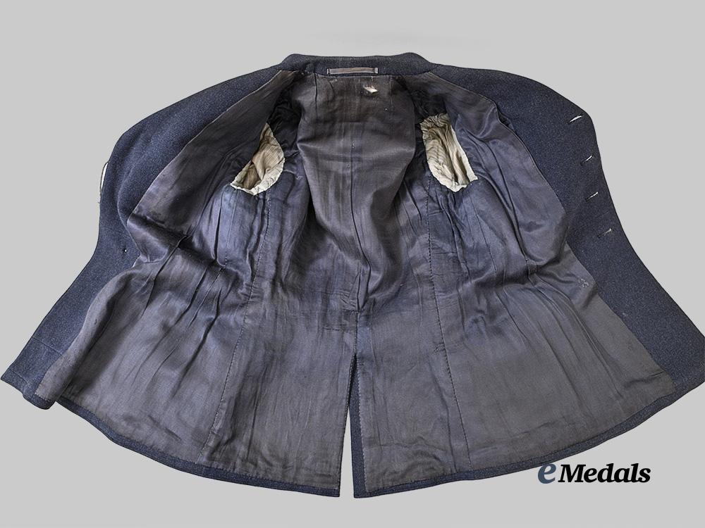 germany,_luftwaffe._a_service_tunic_for_a_leutnant_of_kampfgeschwader4_e_medals__m0676-269_16