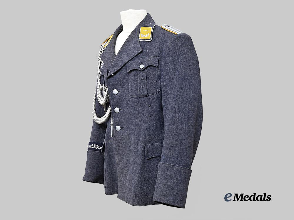 germany,_luftwaffe._a_service_tunic_for_a_leutnant_of_kampfgeschwader4_e_medals__m0676-269_3