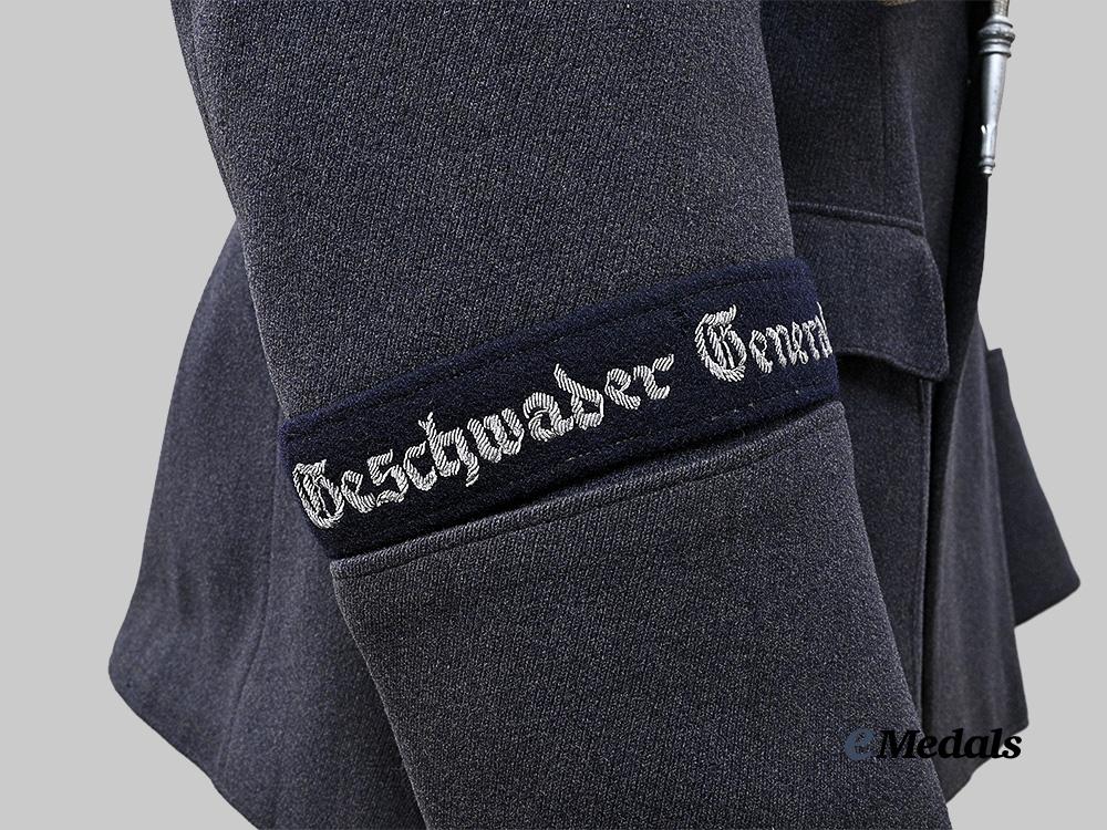 germany,_luftwaffe._a_service_tunic_for_a_leutnant_of_kampfgeschwader4_e_medals__m0676-269_8