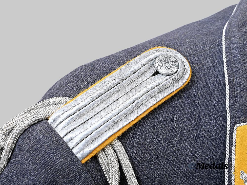 germany,_luftwaffe._a_service_tunic_for_a_leutnant_of_kampfgeschwader4_e_medals__m0676-269_9