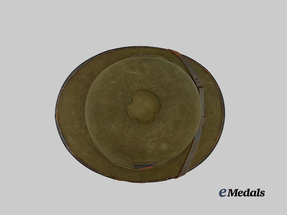 germany,_heer._a_tropical_pith_helmet,_second_pattern_e_medals__m0676-290_6