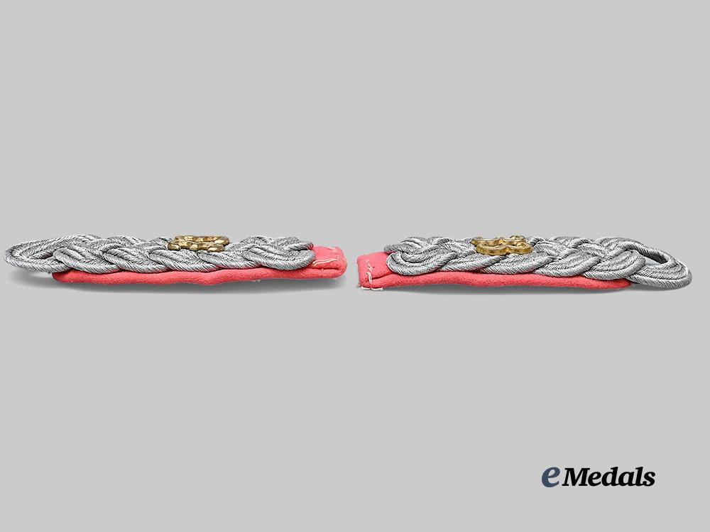 germany,_heer._a_set_of_panzer_major_rank_insignia_e_medals__m0676-307_4