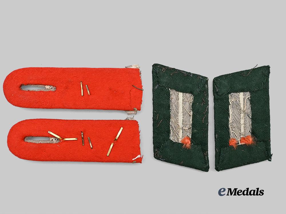 germany,_heer._a_lot_of_uniform_insignia_for_officer_ranks_e_medals__m0676-312_3