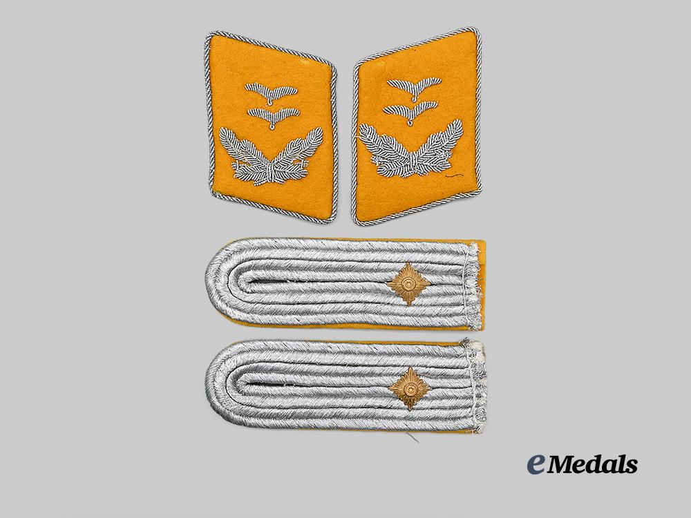 germany,_luftwaffe._a_set_of_flight_personnel/_fallschirmjäger_oberleutnant_rank_insignia_e_medals__m0676-319_2