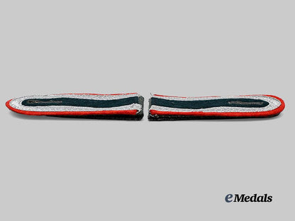 germany,_heer._a_pair_of_flak/_artillery_unteroffizier_shoulder_straps_e_medals__m0676-324_4
