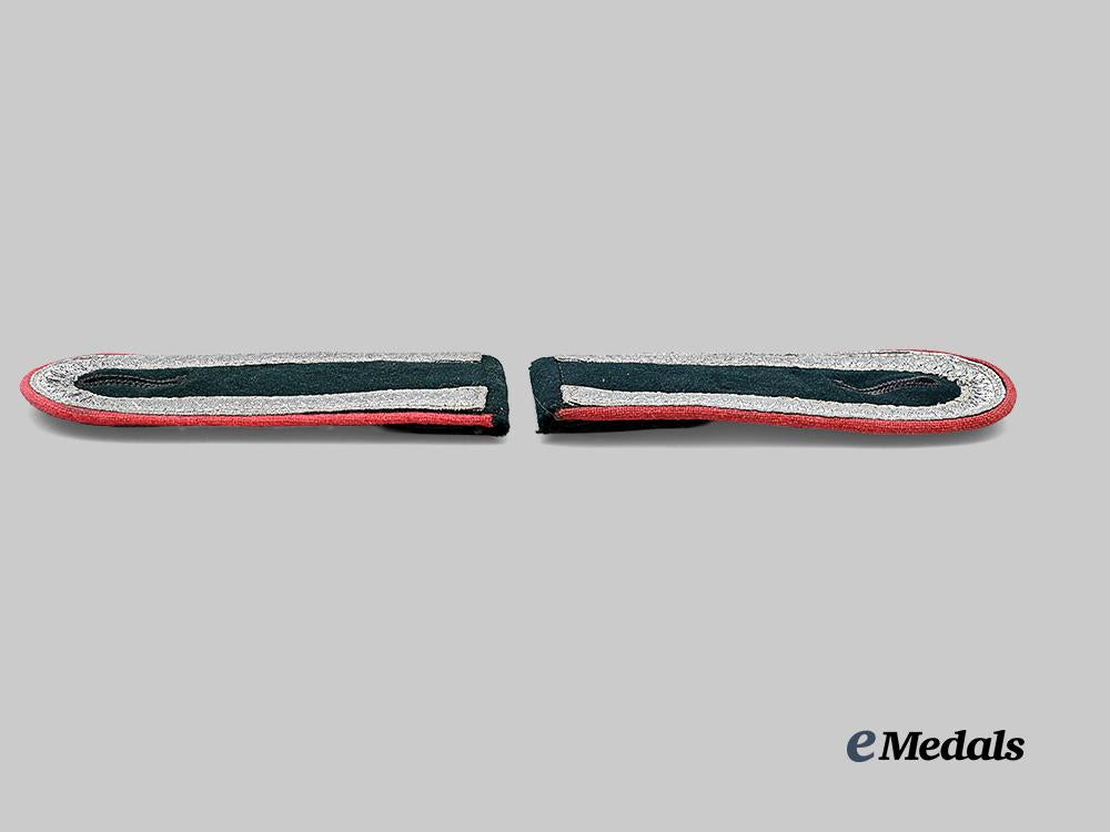 germany,_heer._a_set_of_panzer_troops_unteroffizier_rank_insignia_e_medals__m0676-326_4