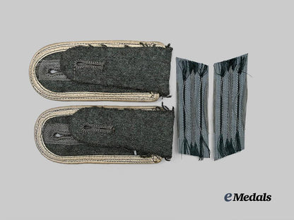germany,_heer._a_set_of_infantry_feldwebel_rank_insignia_e_medals__m0676-328_3