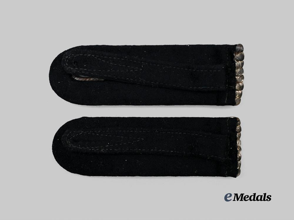 germany,_heer._a_pair_of_railway_engineer_leutnant_shoulder_boards_e_medals__m0676-335__3