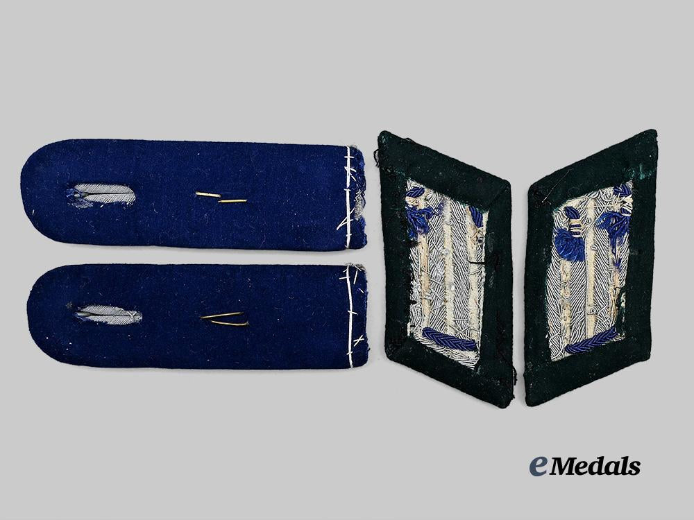 germany,_heer._a_set_of_medical_leutnant_rank_insignia_e_medals__m0676-336__3