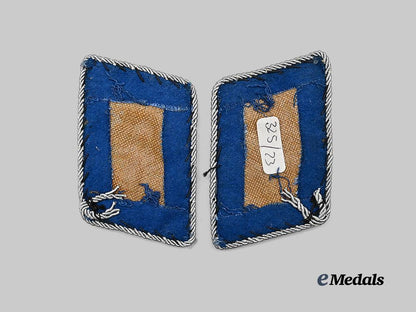 germany,_luftwaffe._a_pair_of_medical_hauptmann_collar_tabs_e_medals__m0676-341_3