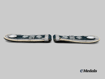 germany,_heer._a_set_of_infantry_oberfeldwebel_rank_insignia_e_medals__m0676-344_4