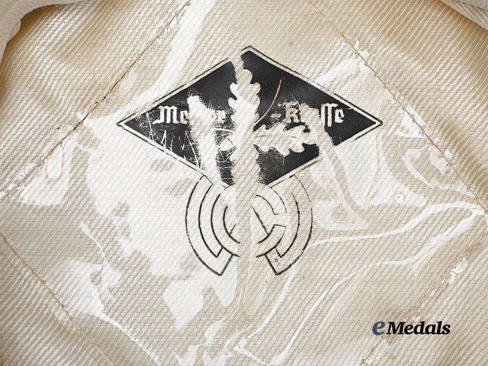 germany,_luftwaffe._a_medical_e_m/_n_c_o’s_summer_visor_cap,_by_clemens_wagner_e_medals__m0676-390_11