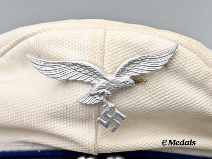 germany,_luftwaffe._a_medical_e_m/_n_c_o’s_summer_visor_cap,_by_clemens_wagner_e_medals__m0676-390_12