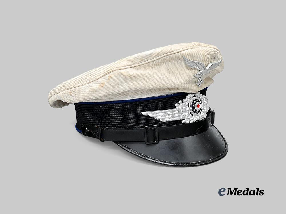 germany,_luftwaffe._a_medical_e_m/_n_c_o’s_summer_visor_cap,_by_clemens_wagner_e_medals__m0676-390_3