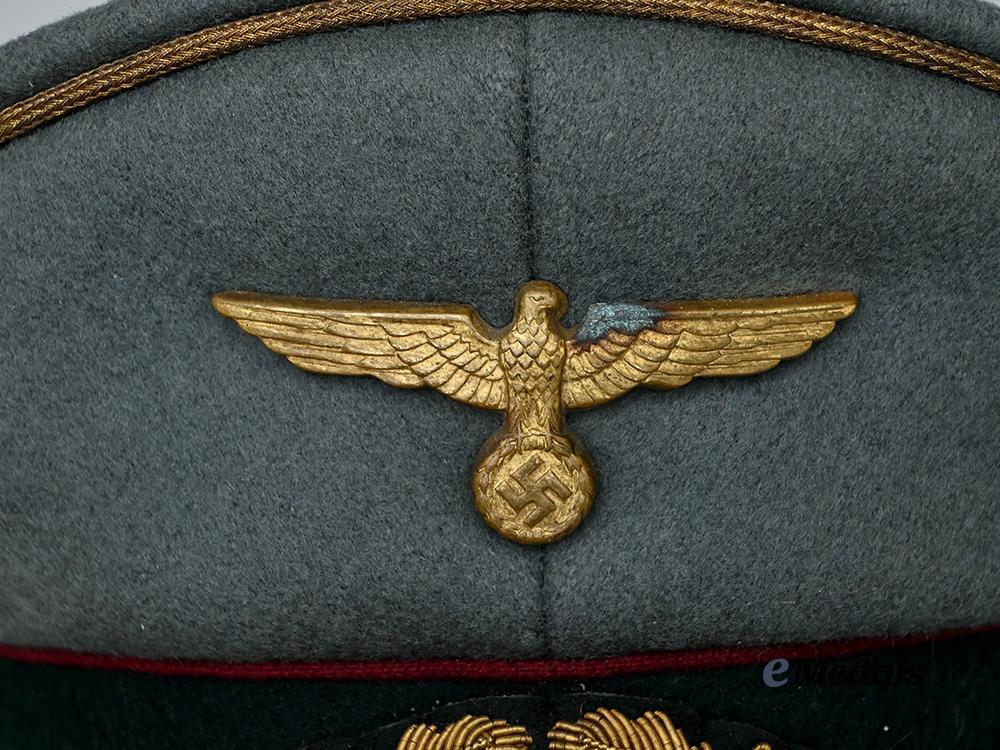 germany,_wehrmacht._a_rare_reich_military_court_visor_cap,_general_equivalent,_by_e_r_e_l_e_medals__m0676-393_10