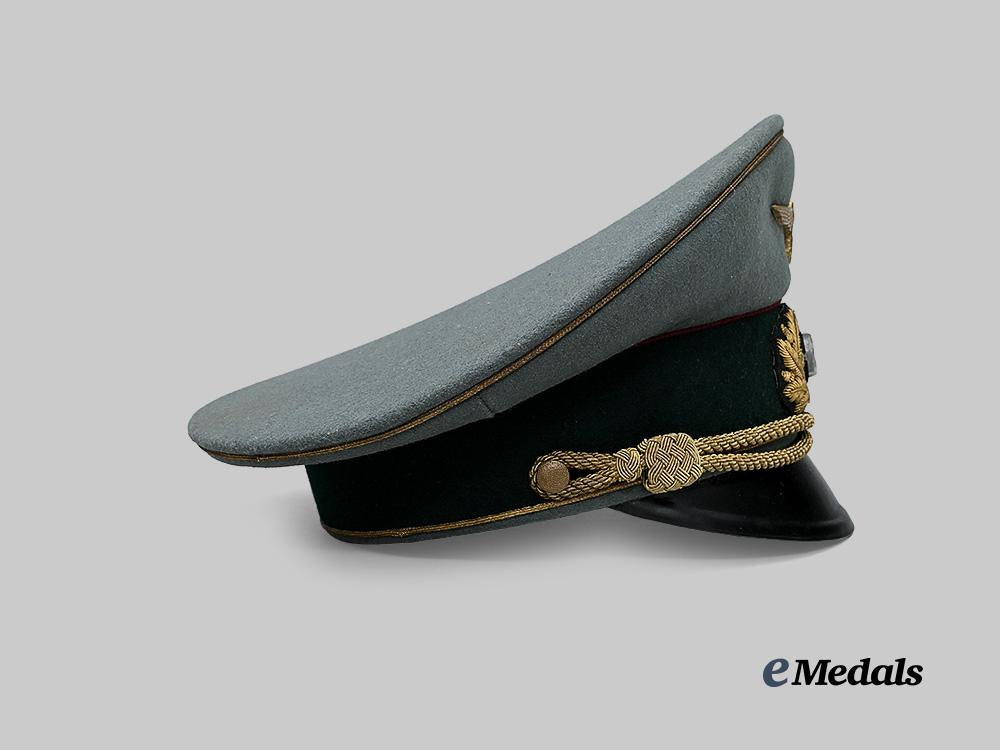 germany,_wehrmacht._a_rare_reich_military_court_visor_cap,_general_equivalent,_by_e_r_e_l_e_medals__m0676-393_6