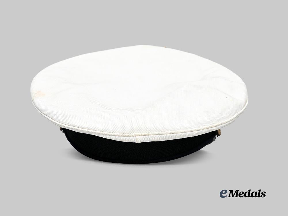 germany,_kriegsmarine._a_junior_officer’s_white_visor_cap_e_medals__m0676-413_7