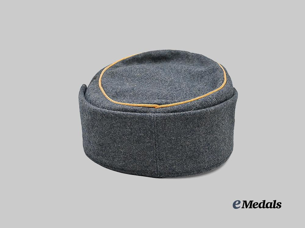 germany,_luftwaffe._a_rare_general’s_m43_field_cap_e_medals__m0676-421_7