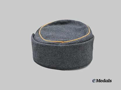 germany,_luftwaffe._a_rare_general’s_m43_field_cap_e_medals__m0676-421_7