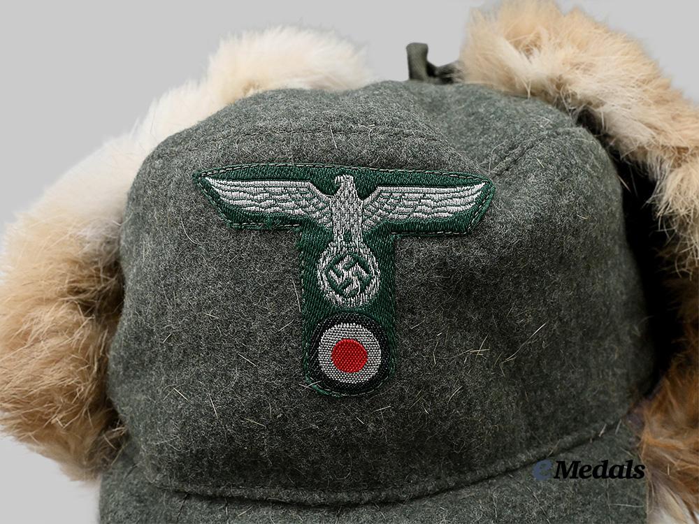 germany,_third_reich._a_customs_and_border_protection_winter_service_cap_e_medals__m0676-435_9