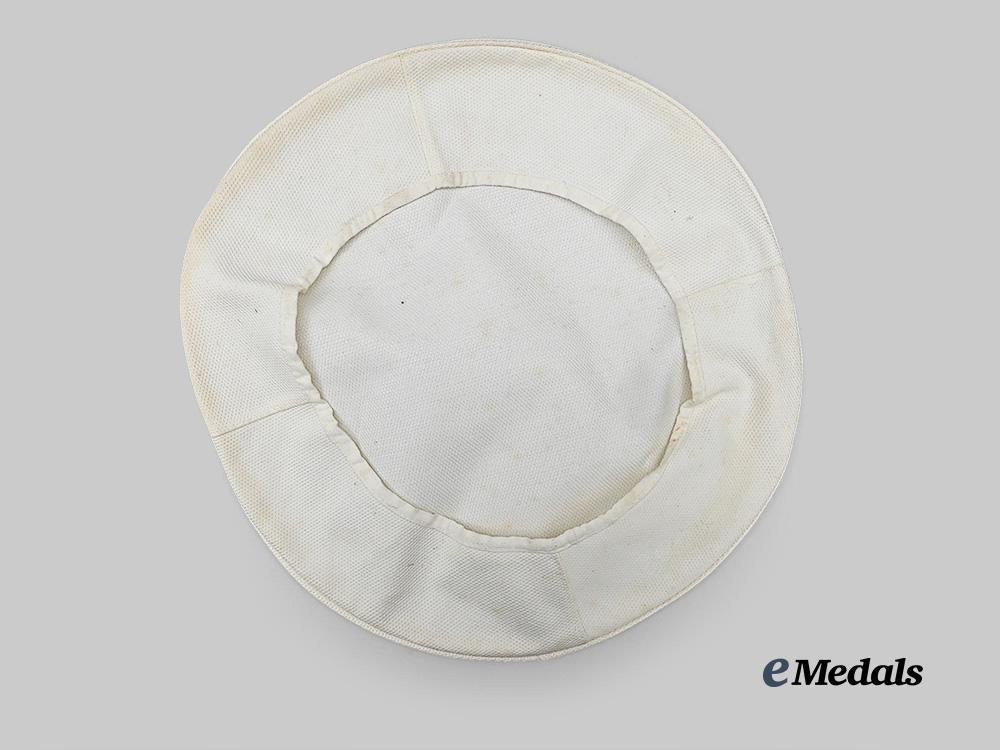 germany,_kriegsmarine._a_pair_of_visor_cap_covers_e_medals__m0676-450_2