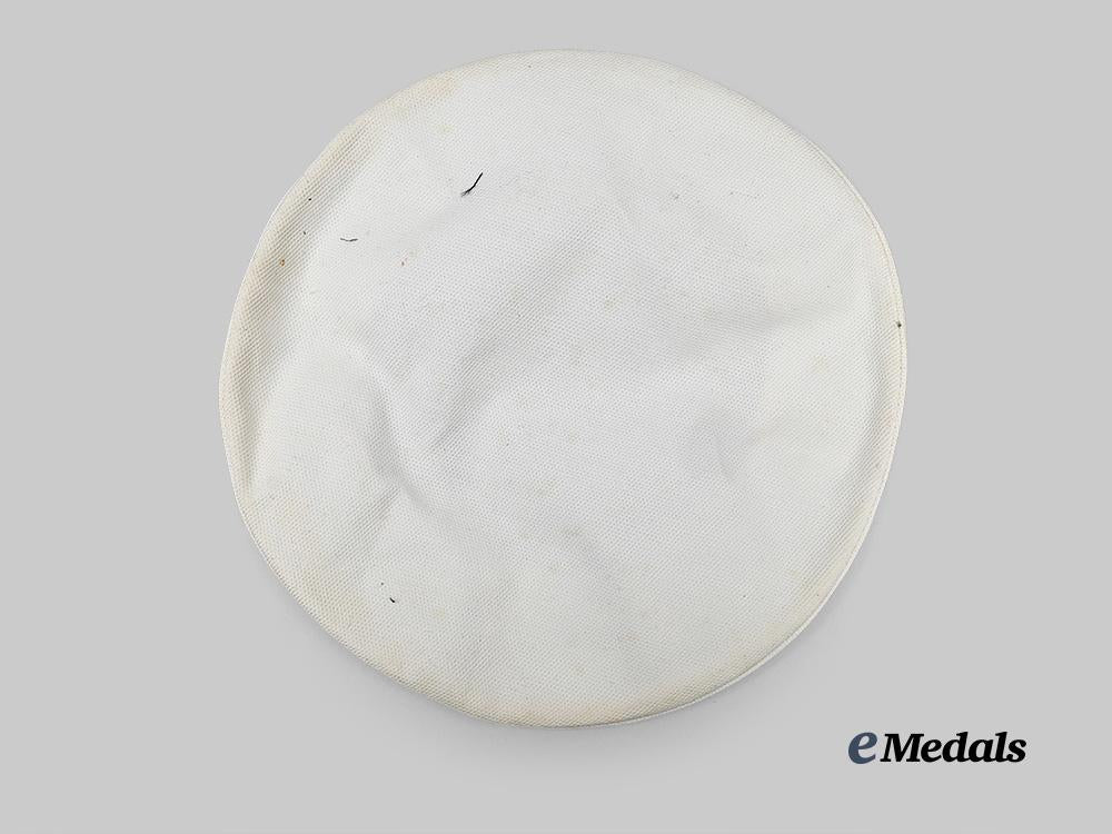 germany,_kriegsmarine._a_pair_of_visor_cap_covers_e_medals__m0676-450_3