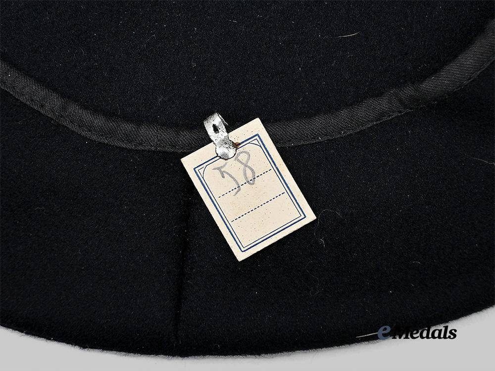 germany,_kriegsmarine._a_pair_of_visor_cap_covers_e_medals__m0676-450_7