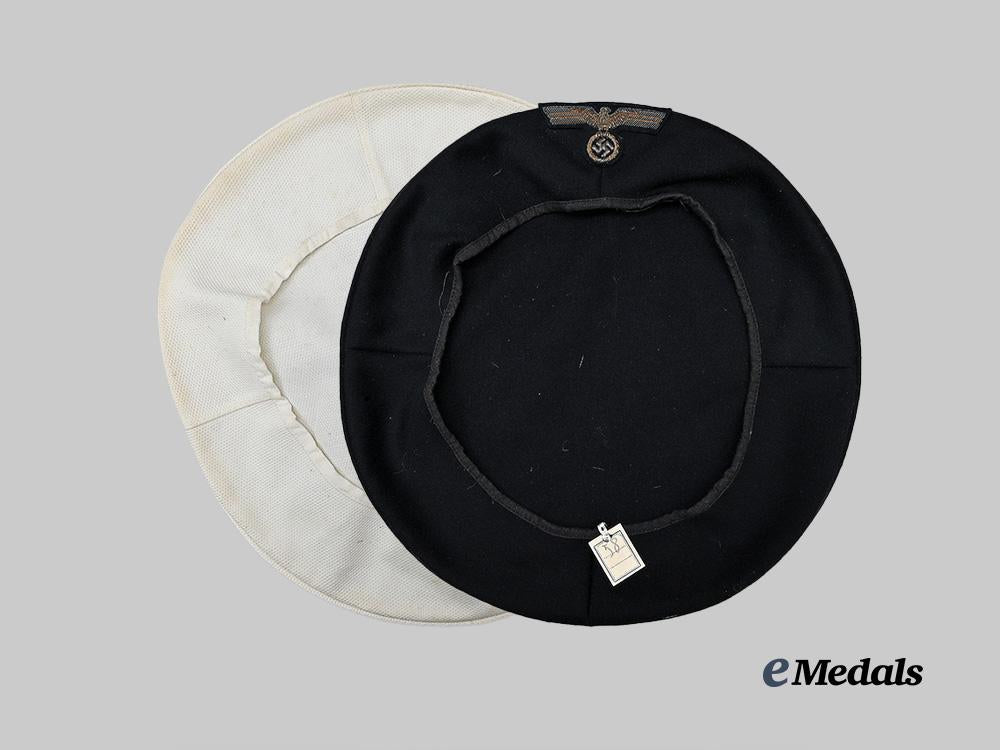 germany,_kriegsmarine._a_pair_of_visor_cap_covers_e_medals__m0676-450_8