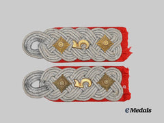 Germany, Luftwaffe. A Set of Artillerie-Regiment 5 Oberst Shoulder Boards