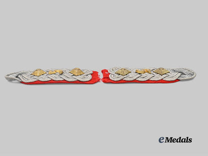 germany,_luftwaffe._a_set_of_artillerie-_regiment5_oberst_shoulder_boards_e_medals__m0676-455_4