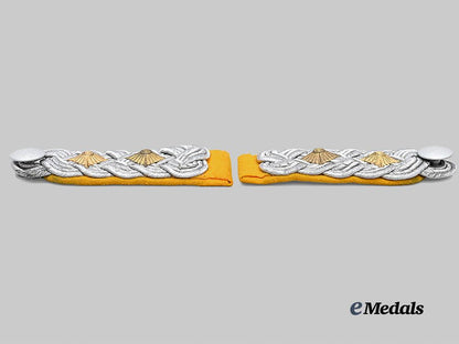 germany,_luftwaffe._a_set_of_flight_personnel/_fallschirmjäger_oberst_shoulder_boards_e_medals__m0676-456_4