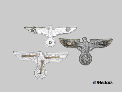 germany,_third_reich._a_mixed_lot_of_visor_cap_eagle_insignia_e_medals__m0676-459_3