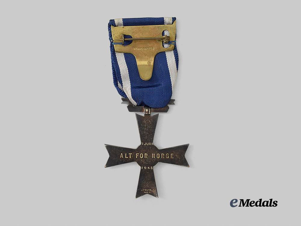 norway,_republic._a_king_haakon_v_i_i’s_freedom_cross_e_medals__m0684-22_4