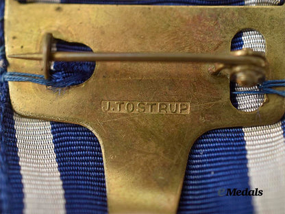 norway,_republic._a_king_haakon_v_i_i’s_freedom_cross_e_medals__m0684-22_6