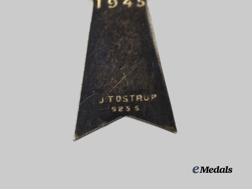 norway,_republic._a_king_haakon_v_i_i’s_freedom_cross_e_medals__m0684-22_7