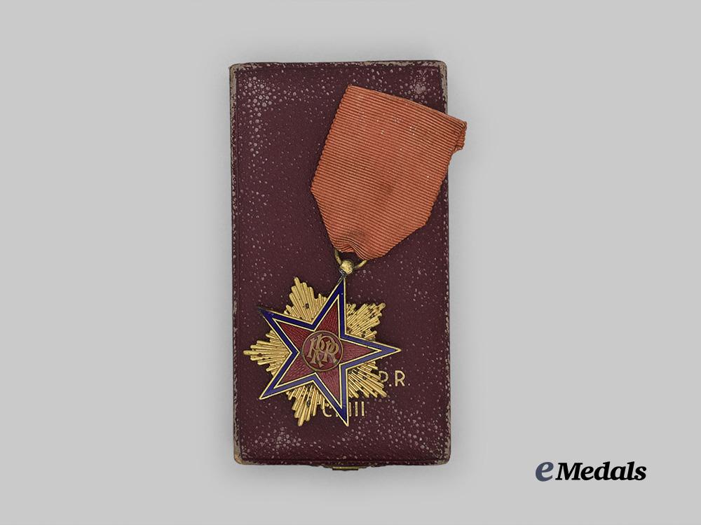 romania,_republic._an_order_of_the_star_of_the_people’s_republic,_i_i_i_class_in_case_e_medals__m0684-27_5