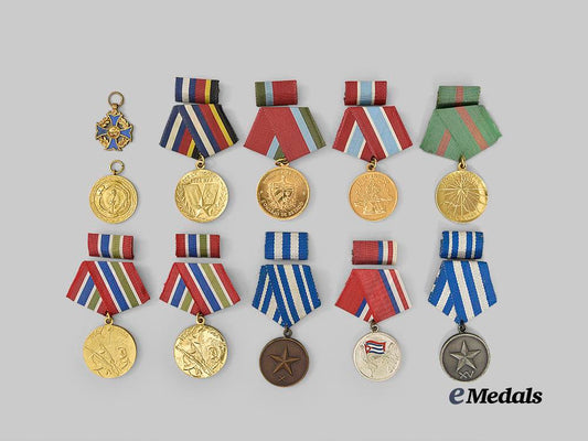 cuba,_republic._a_lot_of_eleven_medals_e_medals__m0684-34_2