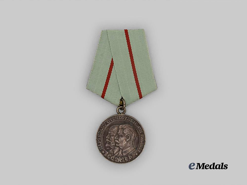 russia,_soviet_union._a_partisan_medal,_i_class_with_award_booklet_e_medals__m0684-36_4