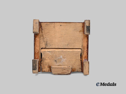 germany,_wehrmacht._a_p_o_w_trench_art_cigarette_dispenser,_c.1944_e_medals__m0687-110_8