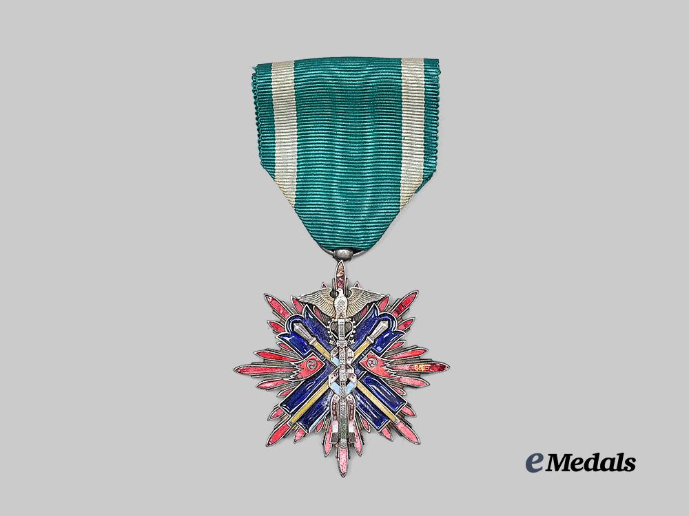 japan,_imperial._an_order_of_the_golden_kite,_v_class_e_medals__m0693-79_4