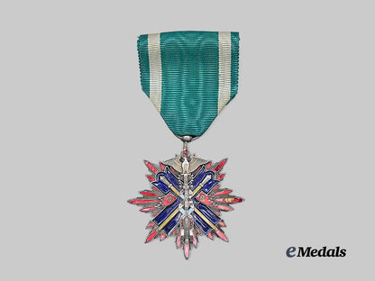 japan,_imperial._an_order_of_the_golden_kite,_v_class_e_medals__m0693-79_4